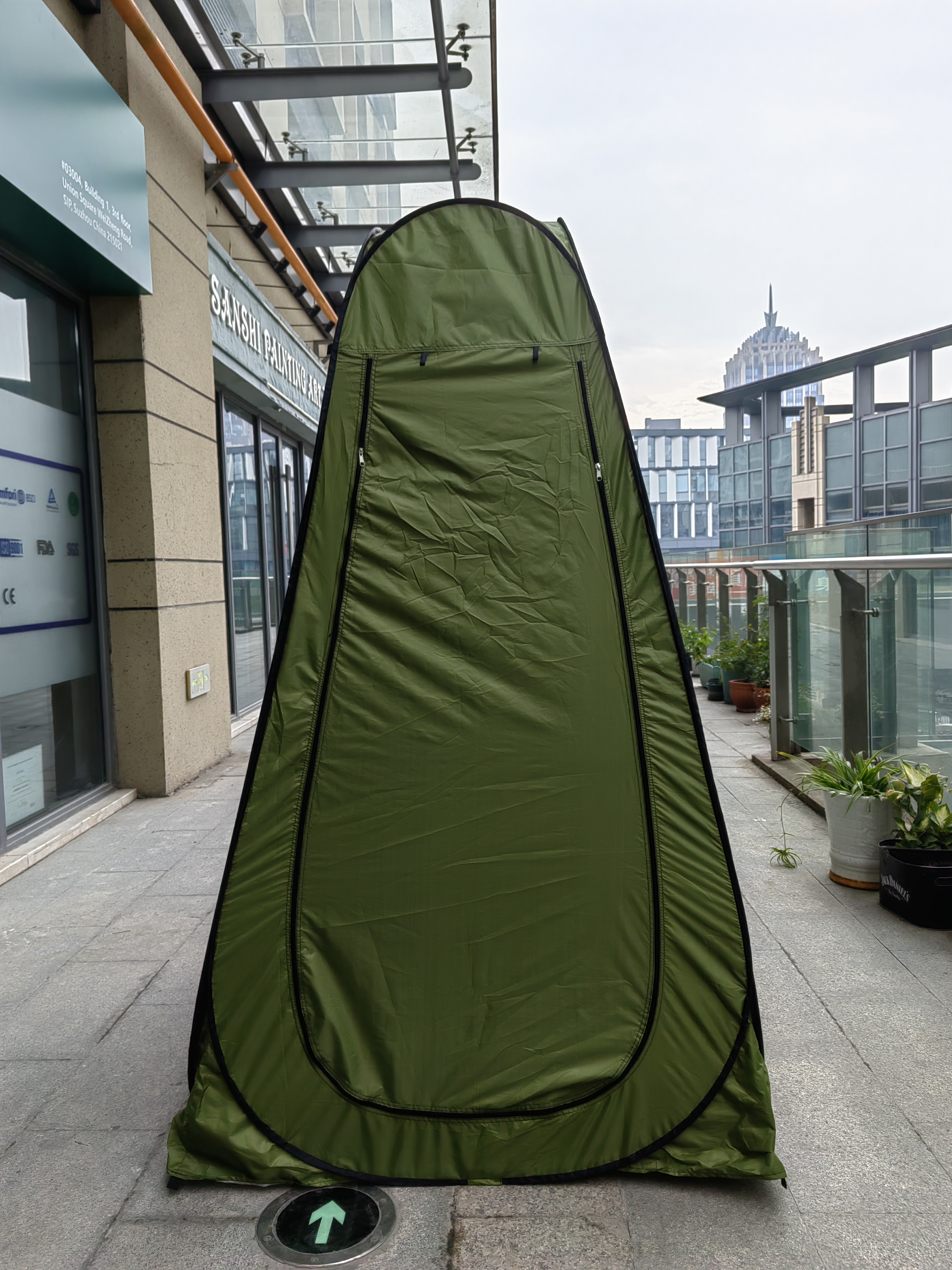 Hot Selling 170T Polyester Camping Shower Tent Wear-Resistant Fishing Awning Provides Privacy And Comfort