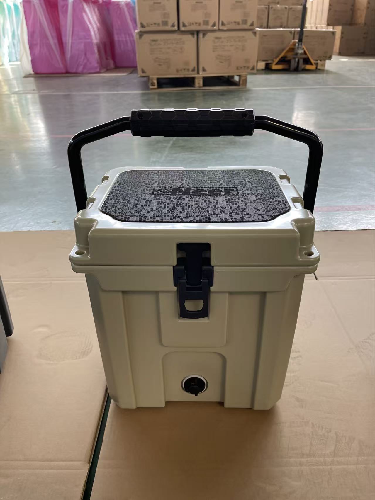 Portable 2.5 Gallon Cooler Box PP Material for Outdoor Camping Picnics Barbecue Parties for Food Storage